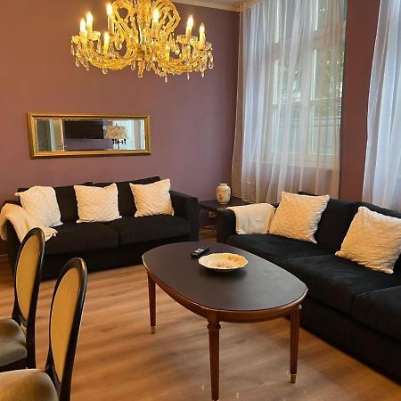 Ferienwohnung Alte Schule 22 Am Saseler Markt 2 Schlafzimmer & Baeder Hochwertig Гамбург Экстерьер фото