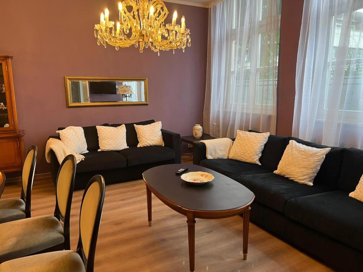 Ferienwohnung Alte Schule 22 Am Saseler Markt 2 Schlafzimmer & Baeder Hochwertig Гамбург Экстерьер фото
